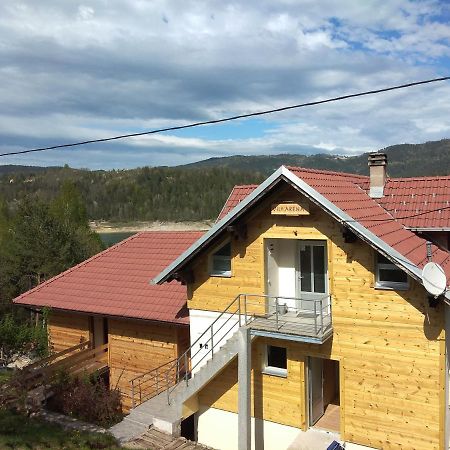 Tara Lake Apartments Jevtici 外观 照片