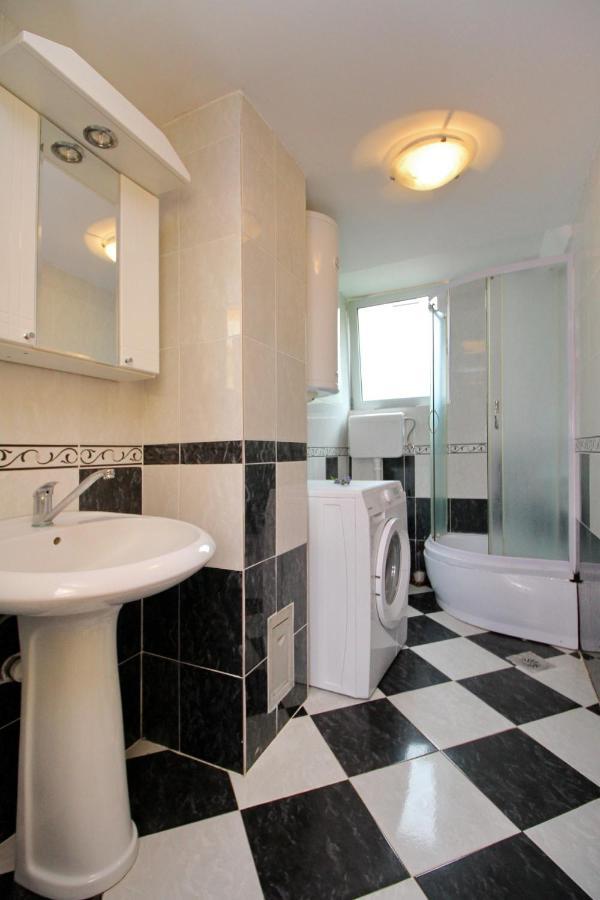 Tara Lake Apartments Jevtici 外观 照片